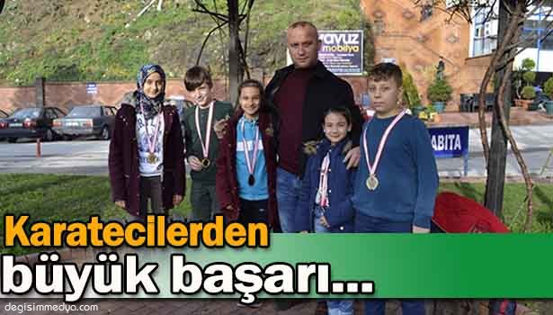 ALAPLILI KARATECİLERDEN 5 MADALYA