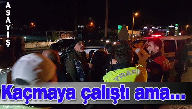 KOVALAMACANIN ARDINDAN YAKALANAN SÜRÜCÜ, EHLİYETSİZ VE ALKOLLÜ OLDUĞU İÇİN KAÇTIĞINI SÖYLEDİ