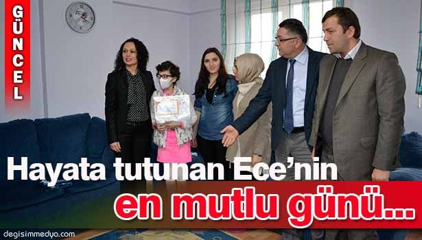 KARDEŞİNİN İLİĞİ İLE HAYATA TUTUNAN ECE KARNESİNİ EVİNDE ALDI