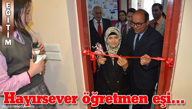 HAYIRSEVER ÖĞRETMEN EŞİ, OKULA KONFERANS SALONU YAPTIRDI