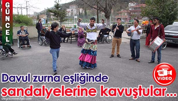 SANDALYELERİNİ PROTOKOLDEN DEĞİL KÖÇEKLİ DAVUL ZURNA İLE ALDILAR