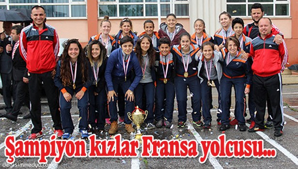 EREĞLİ LİSESİ KIZ FUTBOL TAKIMI TÜRKİYE ŞAMPİYONU OLDU