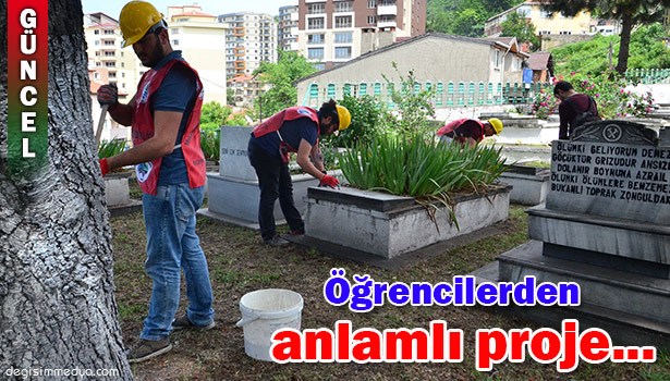 ÖĞRENCİLER MADEN ŞEHİTLERİNİN MEZARINI TEMİZLEDİ
