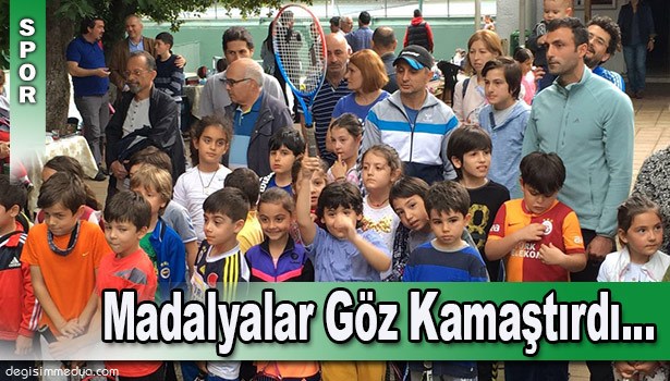 TENİS DENİZ SPOR KULÜBÜNDE MADALYALAR GÖZ KAMAŞTIRDI