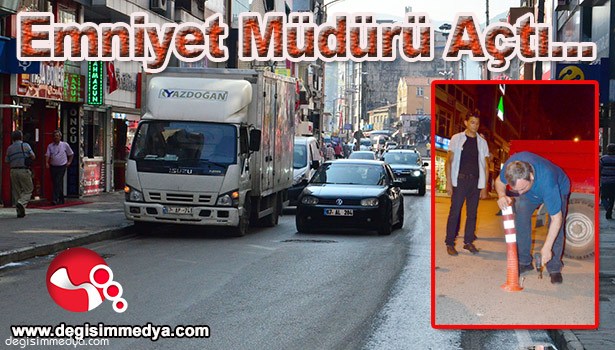 DARBE SONRASI KAPATILAN YOLU EMNİYET MÜDÜRÜ AÇTI...