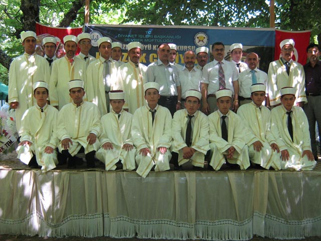 25 hafız için görkemli tören düzenlendi