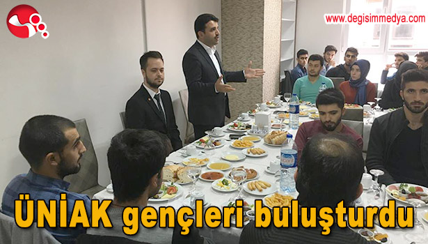 ÜNİAK ÜNİVERSİTELİ GENÇLERİ BULUŞTURDU