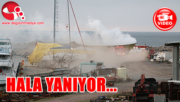 Ekipleri müdahale ediyor, tekne Hala yanıyor...