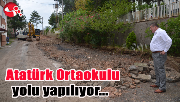 Atatürk Ortaokulu yolu yapılıyor...