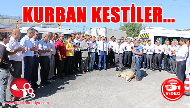KURBAN KESİP 'BİSMİLLAH' DEDİLER...