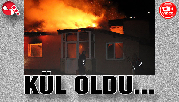2 KATLI AHŞAP BİNA KÜL OLDU....