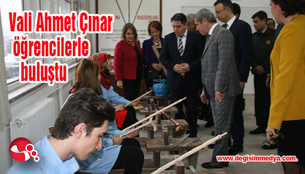 Vali Ahmet Çınar öğrencilerle bir araya geldi