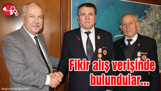 Fikir alış verişinde bulundular...