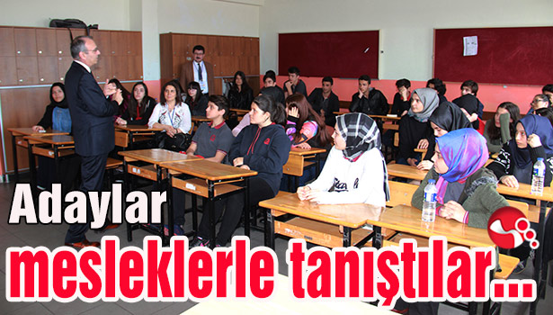 Üniversite adayları mesleklerle tanıştı