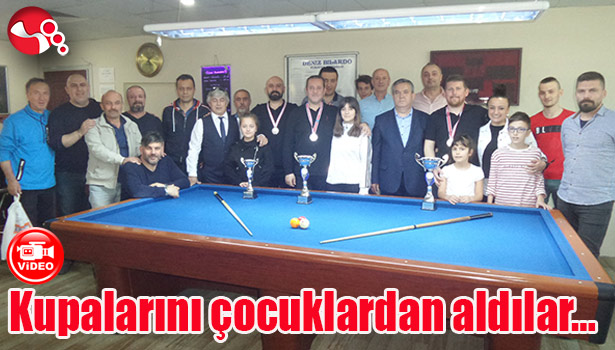 Kupalarını çocuklardan aldılar...