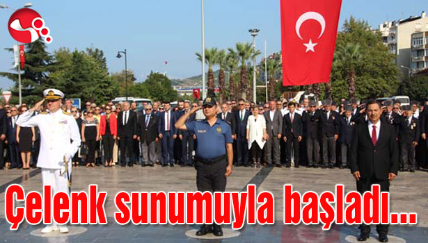 Çelenk sunumuyla başladı...