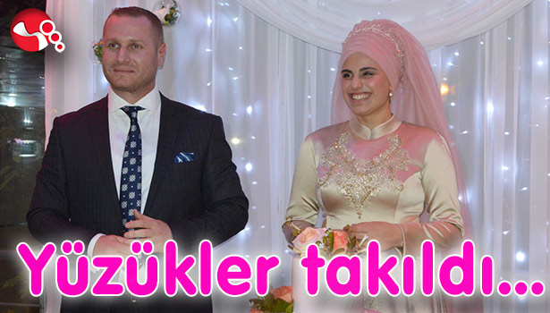 Yüzükler takıldı...