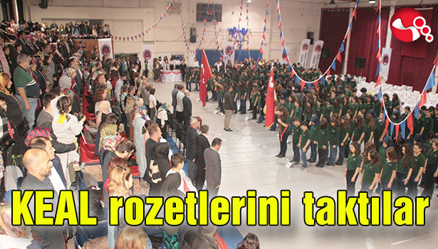 KEAL rozetlerini taktılar
