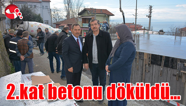 Kestaneci Camii inşaatında 2.kat betonu döküldü...