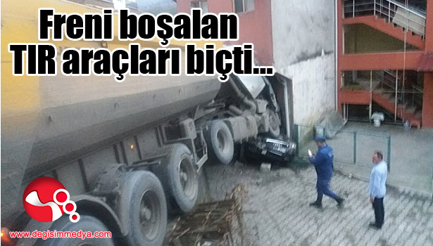 Freni boşalan TIR araçları biçti...