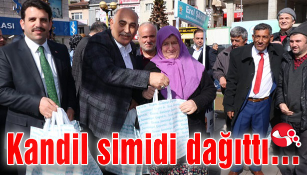 2 bin kişiye kandil simidi dağıttı...