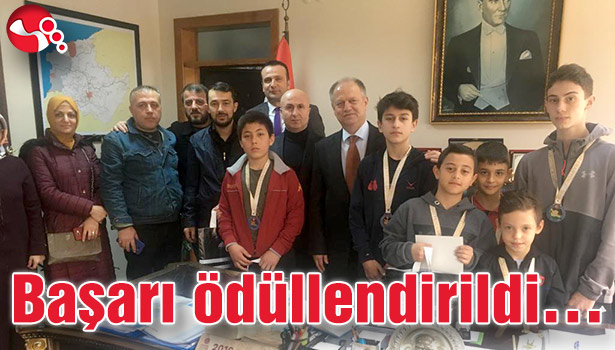 Başarı ödüllendirildi...