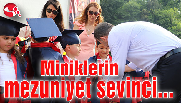 Minik öğrencilerin mezuniyet sevinci...