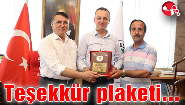 Başkan Alan'a teşekkür plaketi...