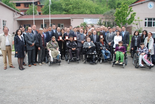 4 ENGELLİ DAHA AKÜLÜ SANDALYESİNE KAVUŞTU..