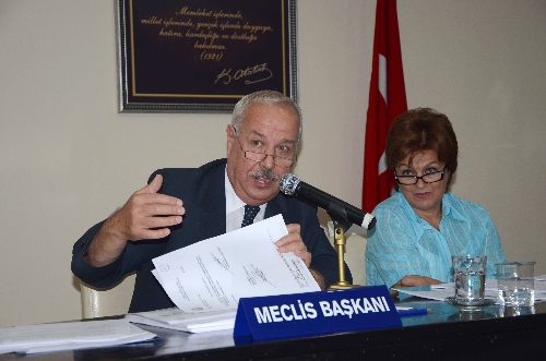 4 MECLİS ÜYESİNİN YAKININA BELEDİYEDEN SÖZLEŞMELİ KIYAK..