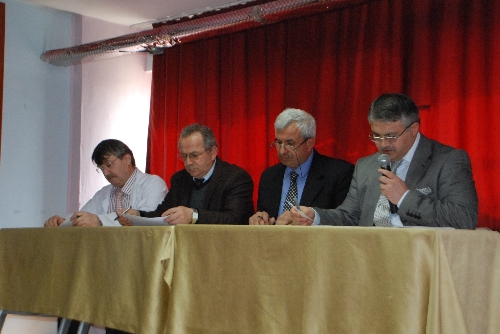 40 HADİSİ ŞERİFİ EZBERE OKUYAN ÖĞRENCİLER ÖDÜLLENDİRİLDİ..