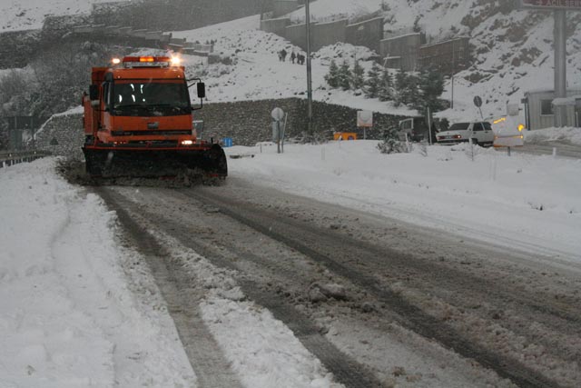 41 KÖY YOLU KAPANDI...