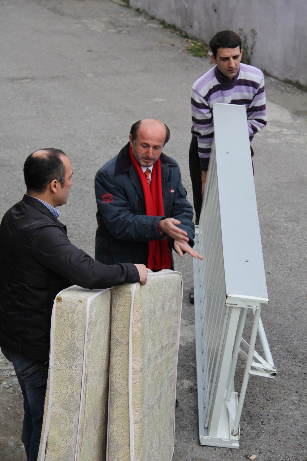 ÖĞRENCİLERE EL UZATILDI