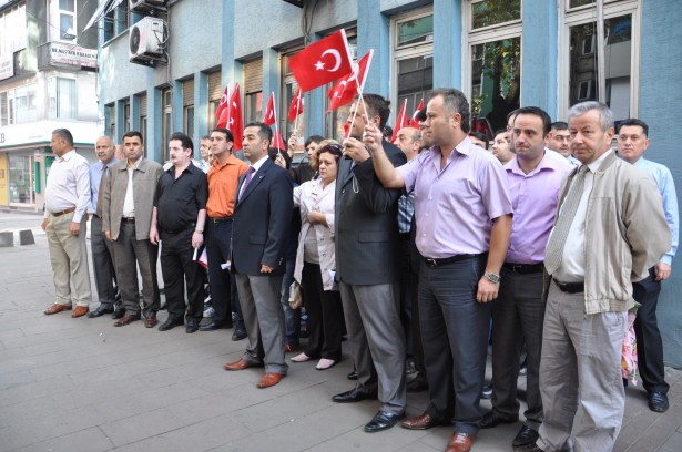 YAPILAN DUADA BAZI ÜYELER GÖZYAŞLARINI TUTAMADI
