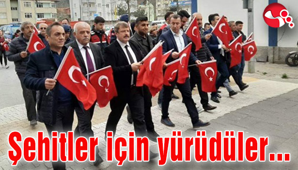 Şehitler için yürüdüler...