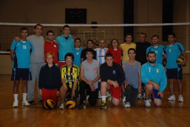 VOLEYBOL TAKIMINA DESTEK
