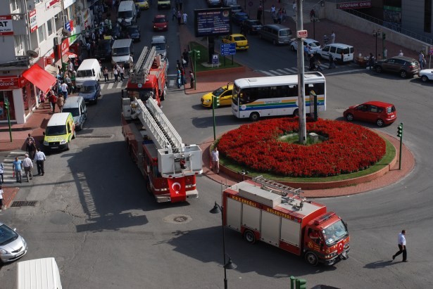 EREĞLİ İTFAİYESİ'NDEN GÖVDE GÖSTERİSİ