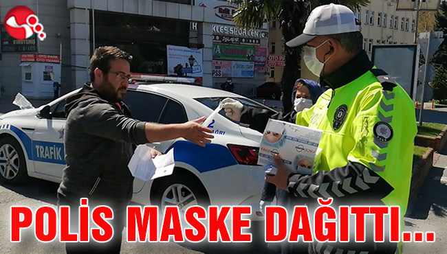 Ereğli ilçesinde polisler maske dağıttı