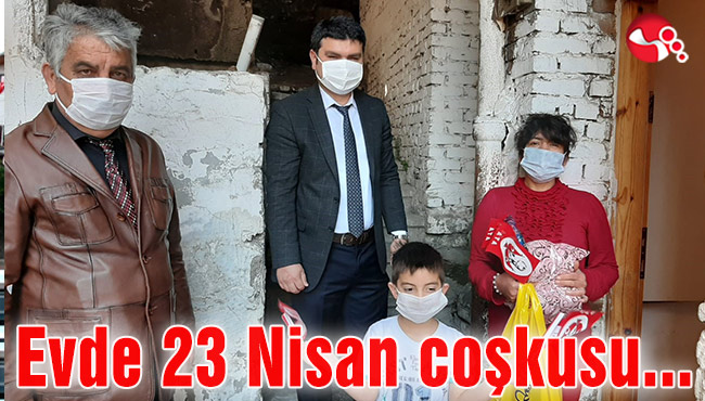 Evde 23 Nisan Coşkusu...