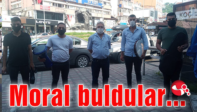 Oynayarak moral buldular...