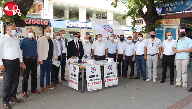 Stant açtılar, broşür ve maske dağıttılar