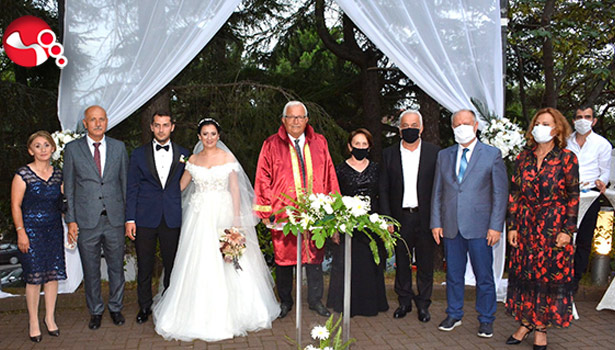 Yiğit çiftinin nikâhını Başkan Posbıyık kıydı...