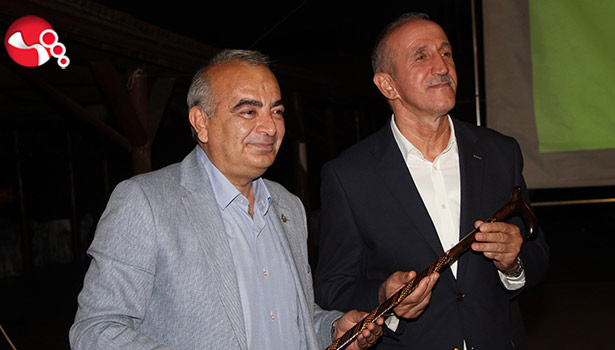 Veda Yemeğinde bir araya geldiler