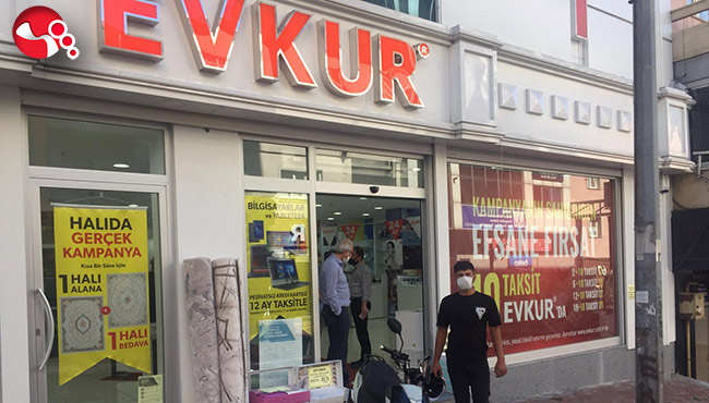 Tepkisini sosyal medyadan gösterdi