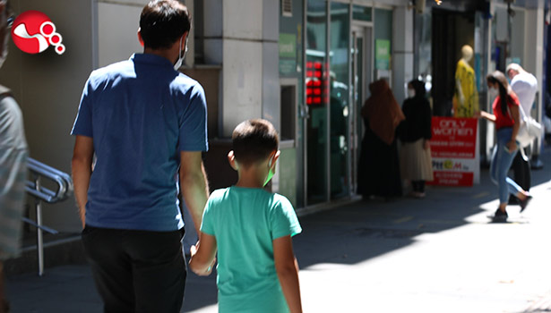 Veliler okulların açılacağı günü bekliyor