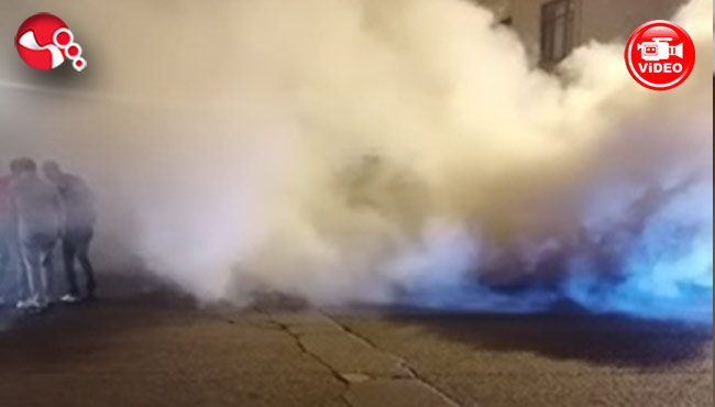 Otomobil seyir halindeyken alev aldı...