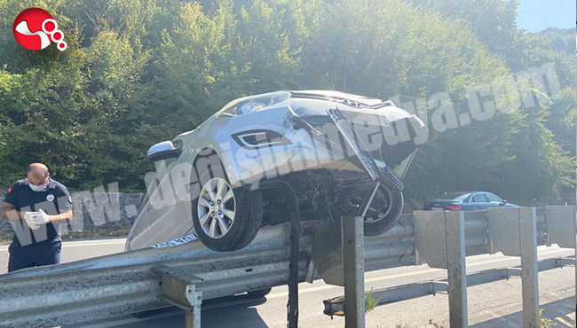 Araba bariyere çıktı... Görenler ŞAŞKINA döndü...