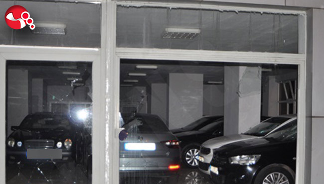 Galeriye Balltayla saldırdı...