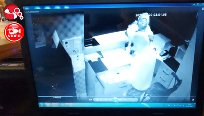 Kafeyi soydular... İşte o anlar...