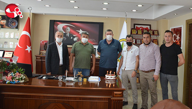 Başkan Tekin gazetecilere Kent Meydanı müjdesi verdi